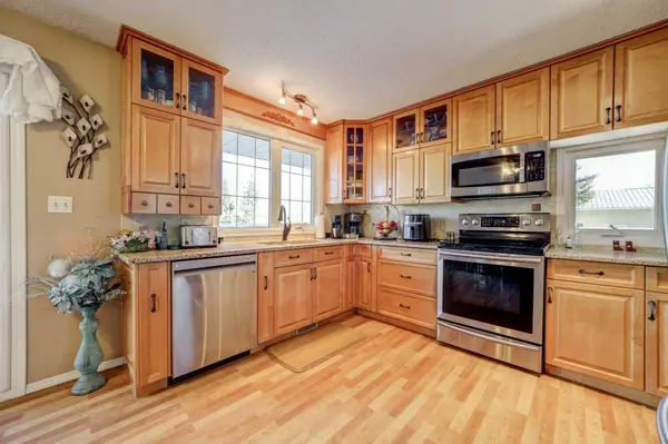 762 Lebel ST, Pincher Creek, AB T0K1W0