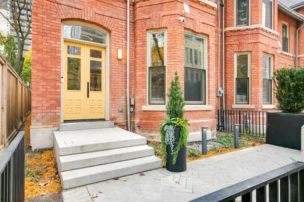 11 Gloucester ST, Toronto C08, ON M4Y 1L8