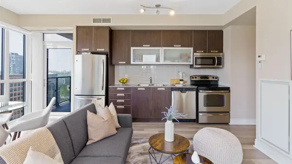 28 Ted Rogers WAY #2404, Toronto C08, ON M4Y 2J4