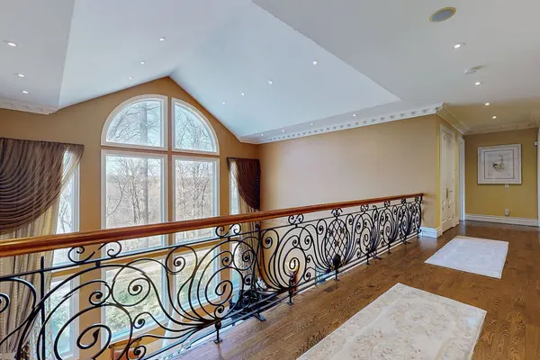 28 Glenorchy RD, Toronto C12, ON M3C 2P9