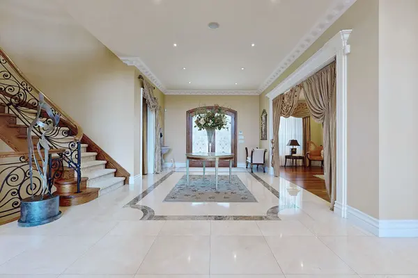 28 Glenorchy RD, Toronto C12, ON M3C 2P9