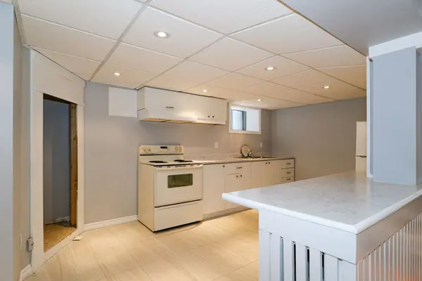 745 Coxwell AVE #Lower, Toronto E03, ON M4C 3C5