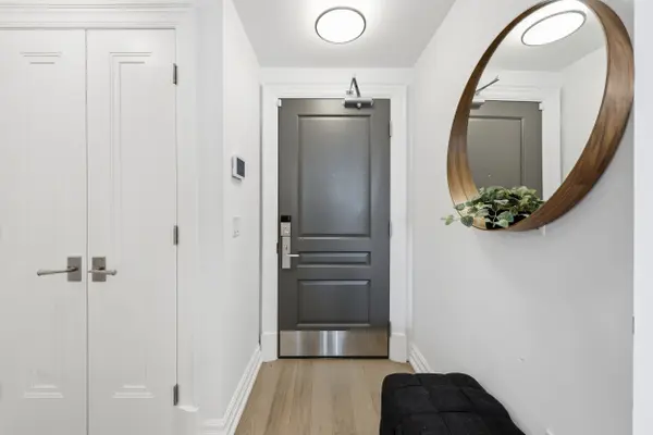 2060 Lakeshore RD #1102, Burlington, ON L7R 0G2