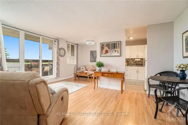 2000 Jasmine CRES #717, Beacon Hill North - South And Area, ON K1J 8K4