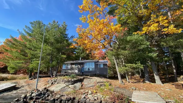 1916 Six Mile lake Shore IS, Georgian Bay, ON L0K 1S0