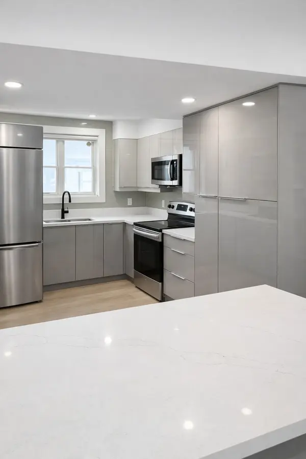 74 Neil Ave (MAIN FLR) AVE, Hamilton, ON L8G 2N3