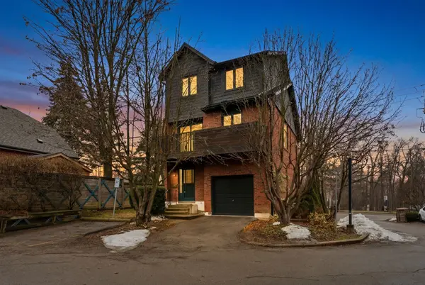 1983 Main ST W #15, Hamilton, ON L8S 4R3