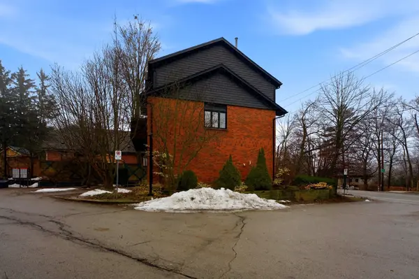 1983 Main ST W #15, Hamilton, ON L8S 4R3