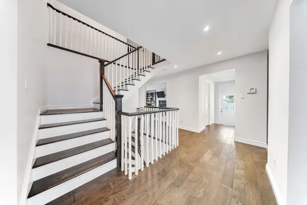 8 Spinning Wheel CT, Markham, ON L3T 1G7