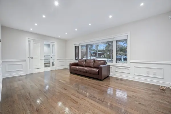 1302 Hillview CRES, Oakville, ON L6H 2C7