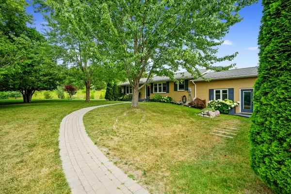 3311 Burnham ST N, Hamilton Township, ON K9A 4J7