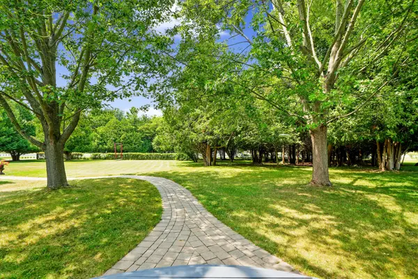 3311 Burnham ST N, Hamilton Township, ON K9A 4J7