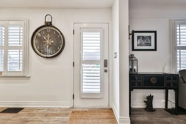 60 Galbraith DR, Hamilton, ON L8G 1Z9