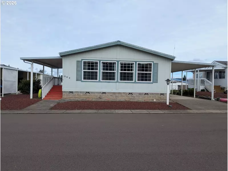 205 W RIVER RIDGE AVE, Roseburg, OR 97471