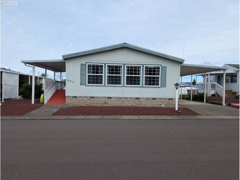 205 W RIVER RIDGE AVE, Roseburg, OR 97471