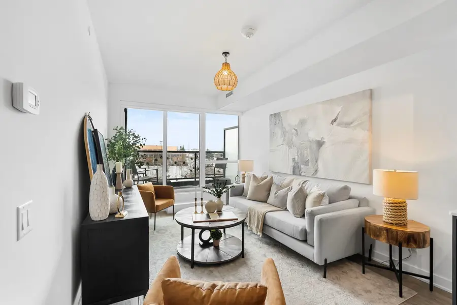 681 Yonge ST #206, Barrie, ON L4N 4E8