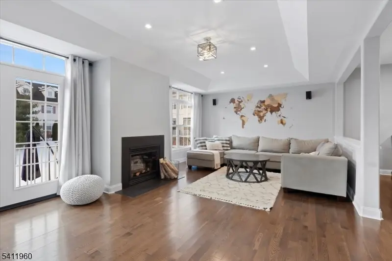 1463 Barnhardt Ln, Rahway City, NJ 07065