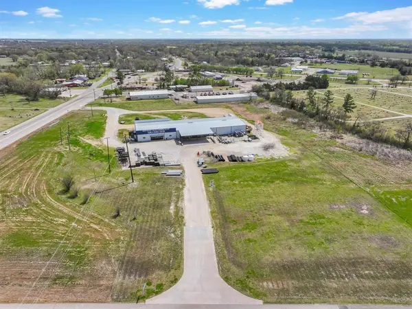 150 W Main Street, Clarksville, TX 75426