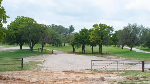 805 Purselley Pass, Weatherford, TX 76087