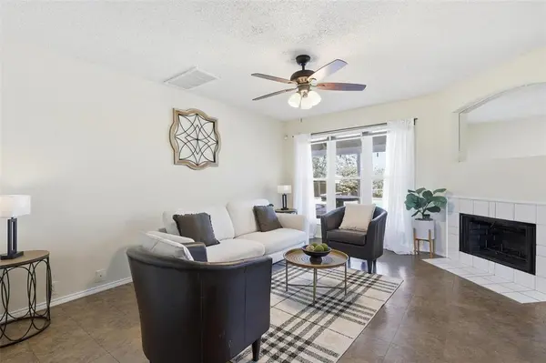 848 Stafford Station Drive, Saginaw, TX 76131