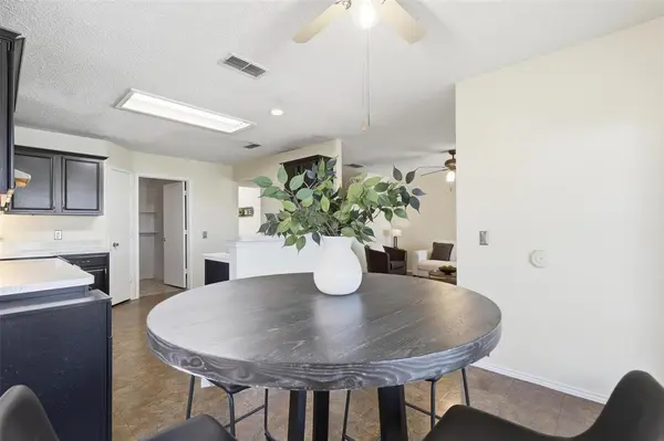 848 Stafford Station Drive, Saginaw, TX 76131