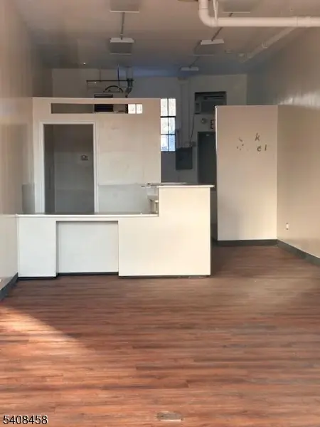 185 N Washington Ave, Bergenfield Boro, NJ 07621