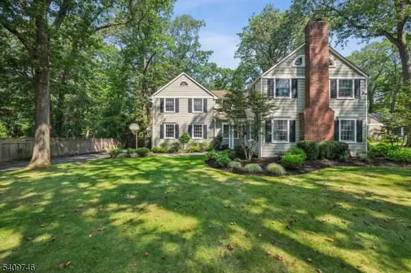 61 Oakwood Dr, New Providence Boro, NJ 07974