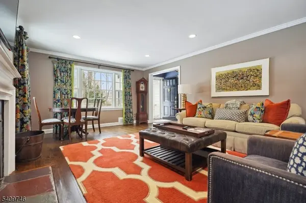 61 Oakwood Dr, New Providence Boro, NJ 07974