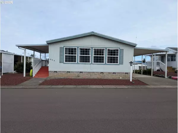 Roseburg, OR 97471,205 W RIVER RIDGE AVE