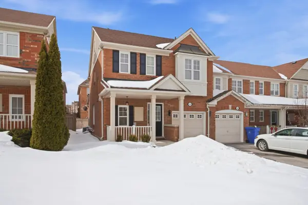 16 Kidd CIR, Aurora, ON L4G 0H1