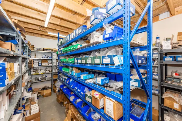 7171 Torbram RD #11, Mississauga, ON L4T 3W4