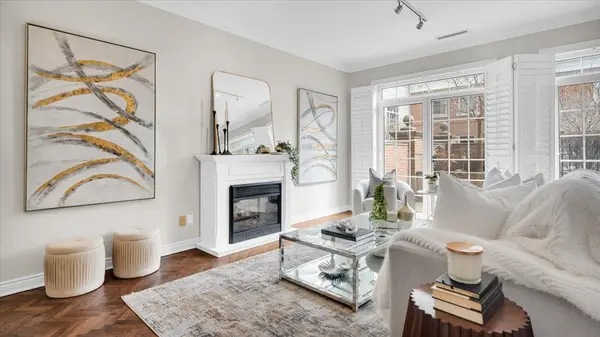 2289 Lake Shore BLVD W #TH143, Toronto W06, ON M8V 3Y2