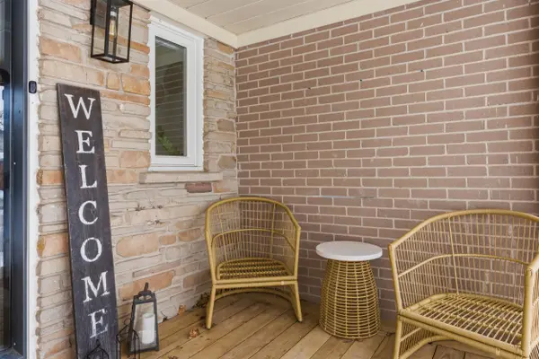 165 Tyler AVE, Halton Hills, ON L7J 1V4