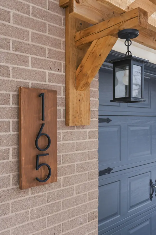 165 Tyler AVE, Halton Hills, ON L7J 1V4