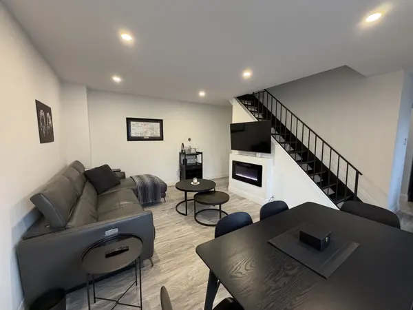 70 Fiddlers Green RD #4, London North, ON N6H 4R4