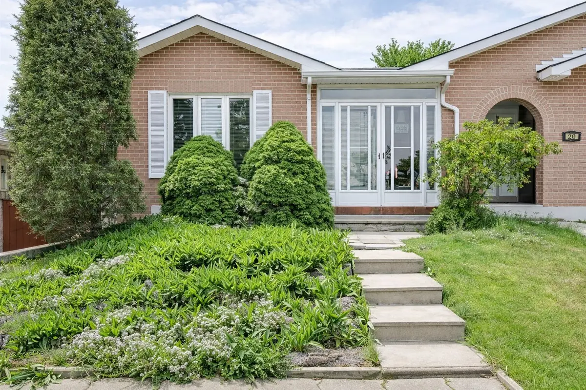 3474 Galena CRES #Main, Mississauga, ON L5A 3L8