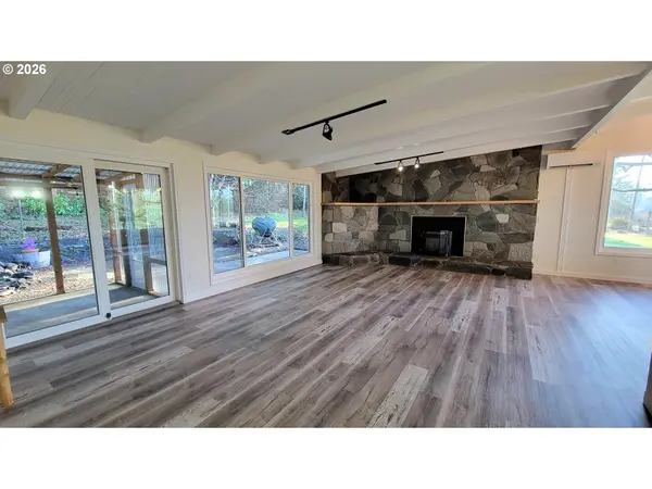 92817 TERRITORIAL HWY, Junction City, OR 97448