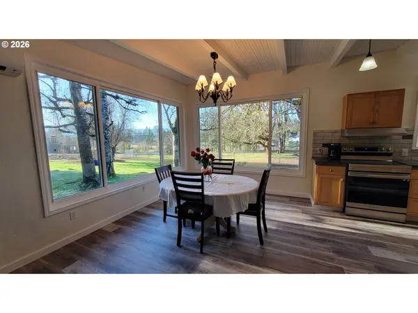 92817 TERRITORIAL HWY, Junction City, OR 97448