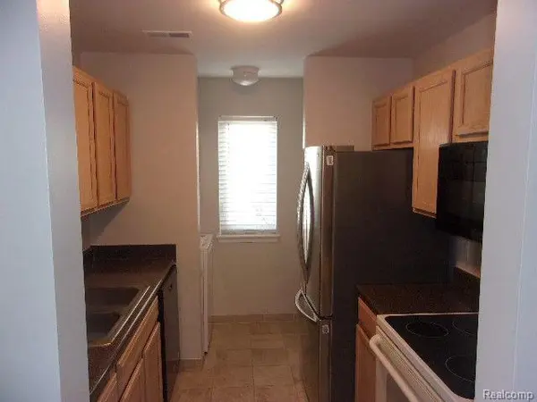 866 AMANDA LN, Pontiac, MI 48340