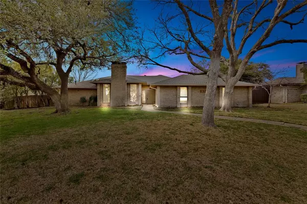 Dallas, TX 75248,6326 Oakleaf Road