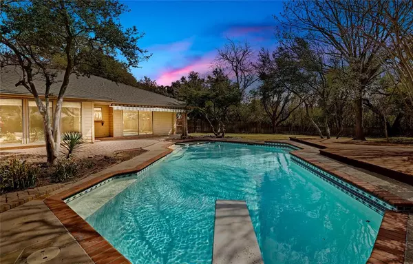 Dallas, TX 75248,6326 Oakleaf Road