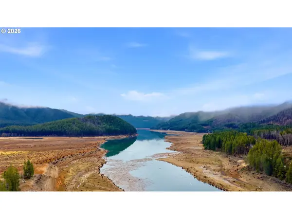 150 W 2ND ST, Detroit, OR 97342