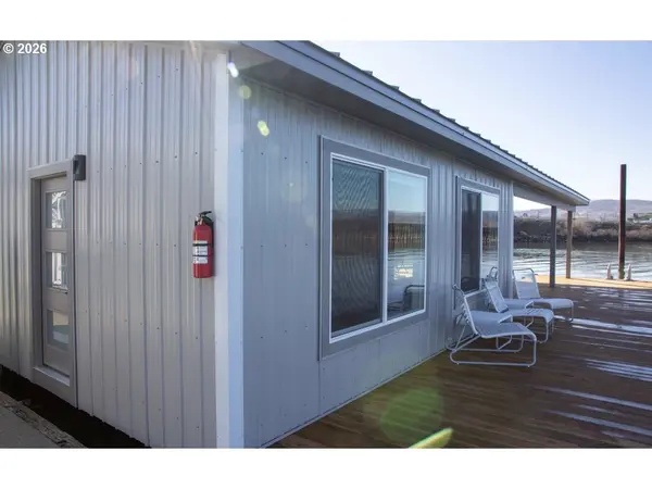 101 N BOAT BASIN RD #C17, The Dalles, OR 97058