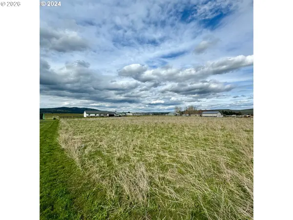 1003 N 15TH AVE, Elgin, OR 97827