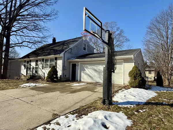 885 Argo AVE SE, Ada Twp, MI 49546