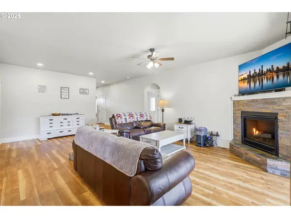 1003 SW OLIVE CT, Hermiston, OR 97838