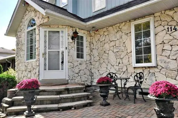 114 Lorne AVE, Newmarket, ON L3Y 4J6