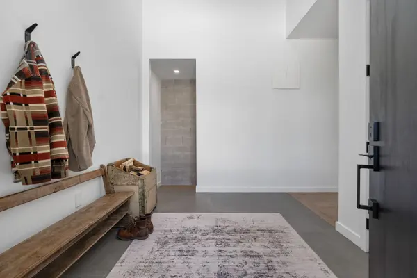 854 Sixth ST, Clearview, ON L9Y 3Y9