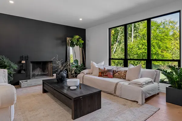 854 Sixth ST, Clearview, ON L9Y 3Y9