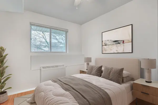 126 Bell Farm RD #312, Barrie, ON L4M 6J3